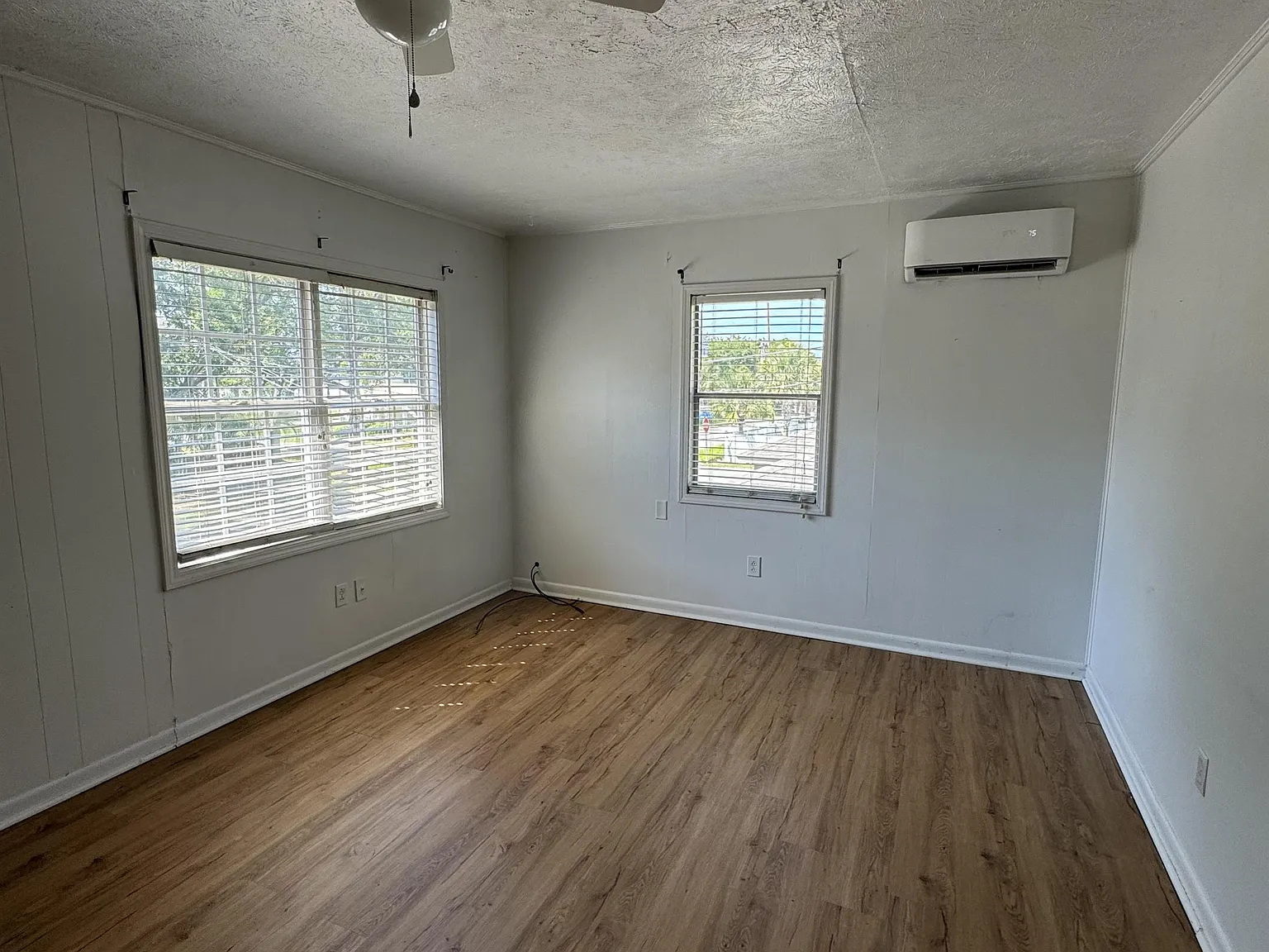 212 North Dogwood - B - 1 — Photo 1