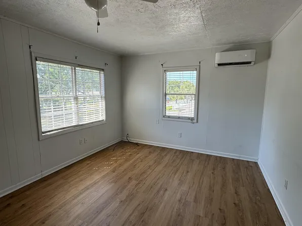 212 N Dogwood Dr, Myrtle Beach, SC 29575