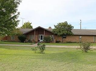 101 Monterrey Trl, Valley View, TX 76272