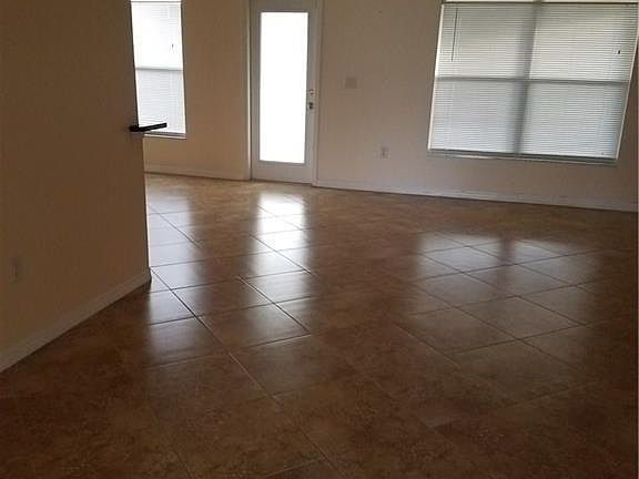 4th image of 1118 NE 10th St