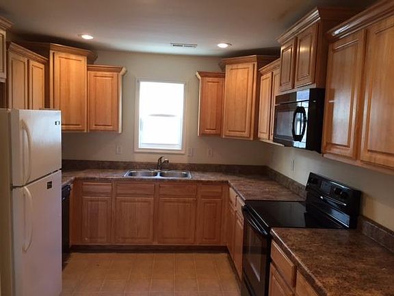 5th image of 57 Fuller Cir