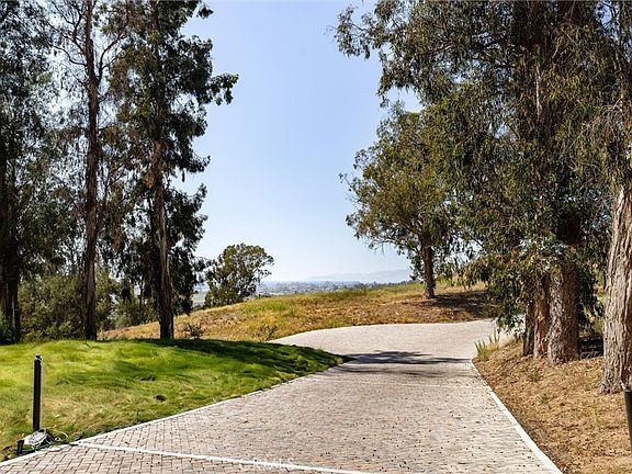 4th image of 4 Castle Bluff Rd