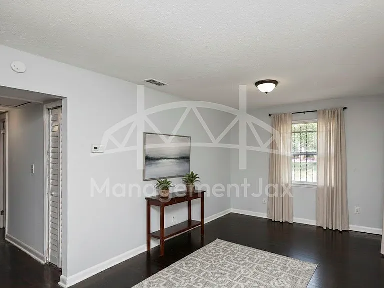 1839 W 30th St — Photo 2