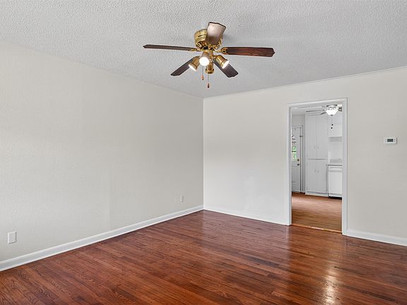 5th image of 1619 Longview St