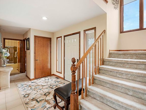 4th image of 408 Brookwood Ct