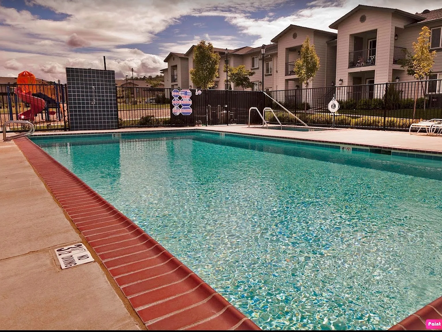 Shasta Courtyards — Photo 4