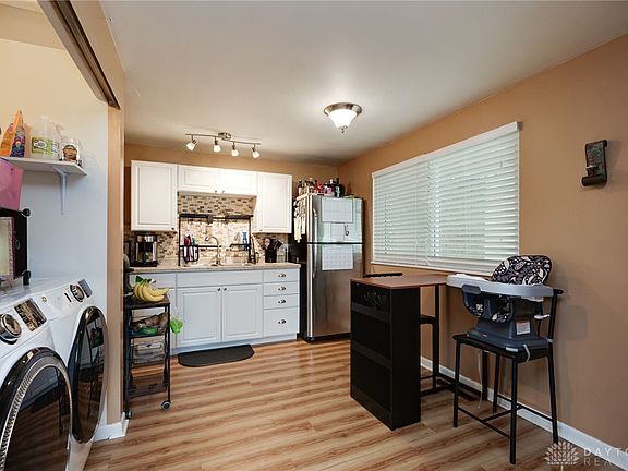 4th image of 915 Sharon Dr