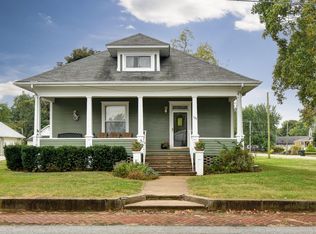 105 E Sloan Ave, Mount Vernon, MO 65712