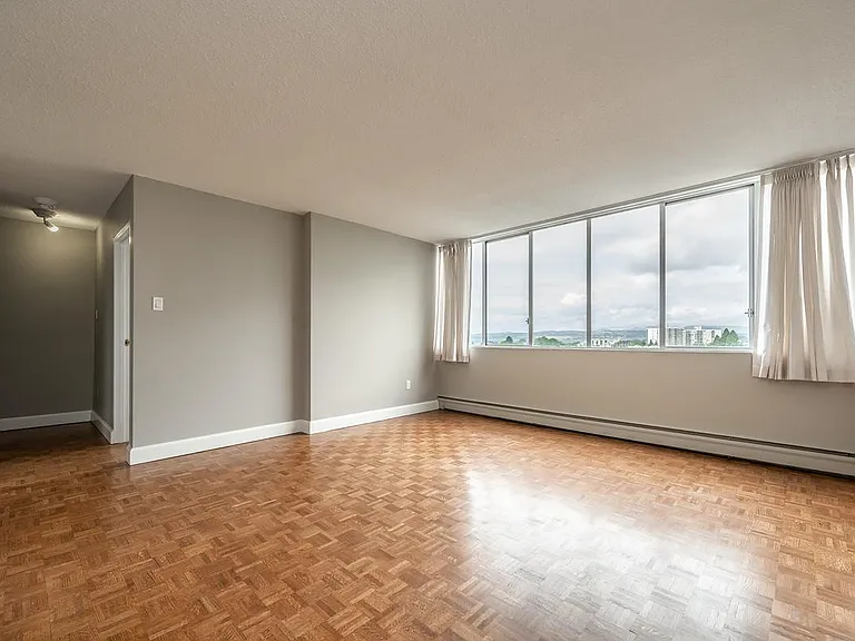 350 Douglas St — Photo 62