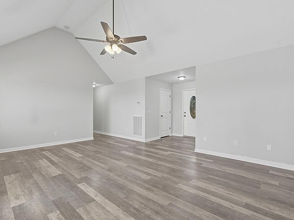 4th image of 1846 Millard Rd