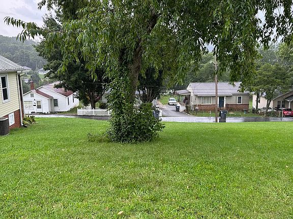 5th image of 377 Glen Ave