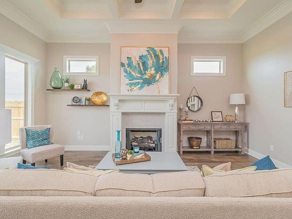 4th image of 200 Golden Cypress Dr