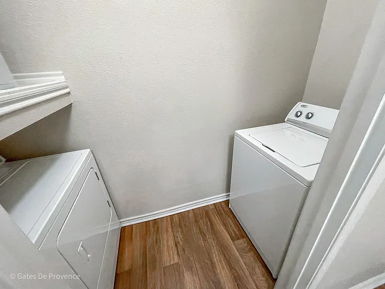 Gates de Provence Apartments — Photo 4