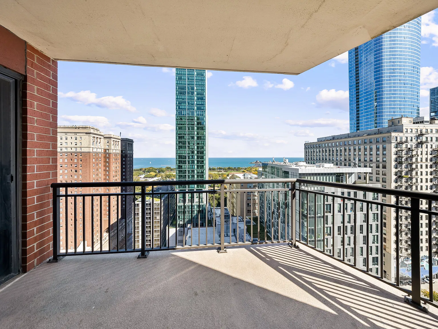 2 bed, 1270 sqft, $3,095 — Photo 3