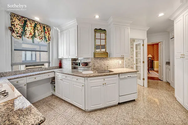 Sold by Sotheby's International Realty | media 5