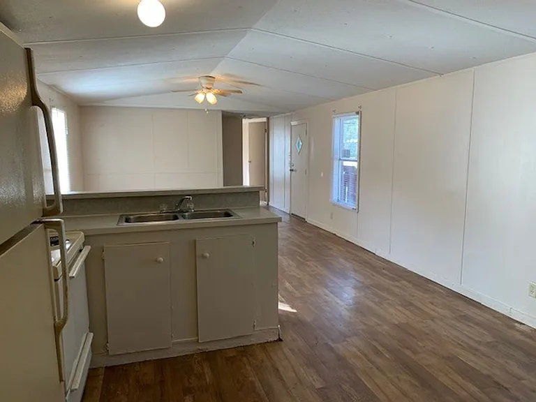 5419 McLeod Dr — Photo 3