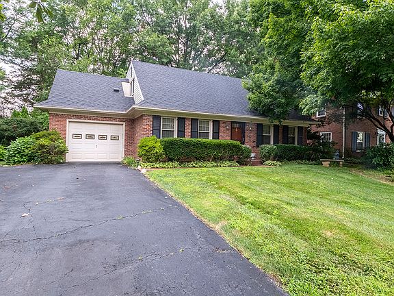1 car garage with expanded driveway provides side-by-side car parking.