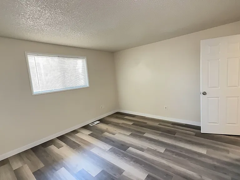 1175 Clearview Ave NE — Photo 9