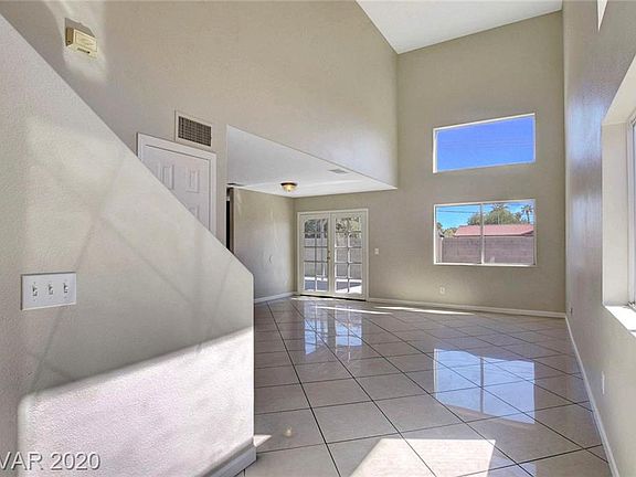 3rd image of 5563 Kentucky Derby Dr