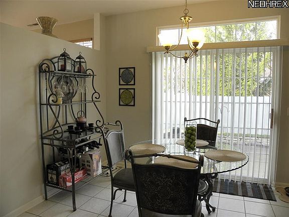 5th image of 26160 Hawthorne Ct Unit 2A