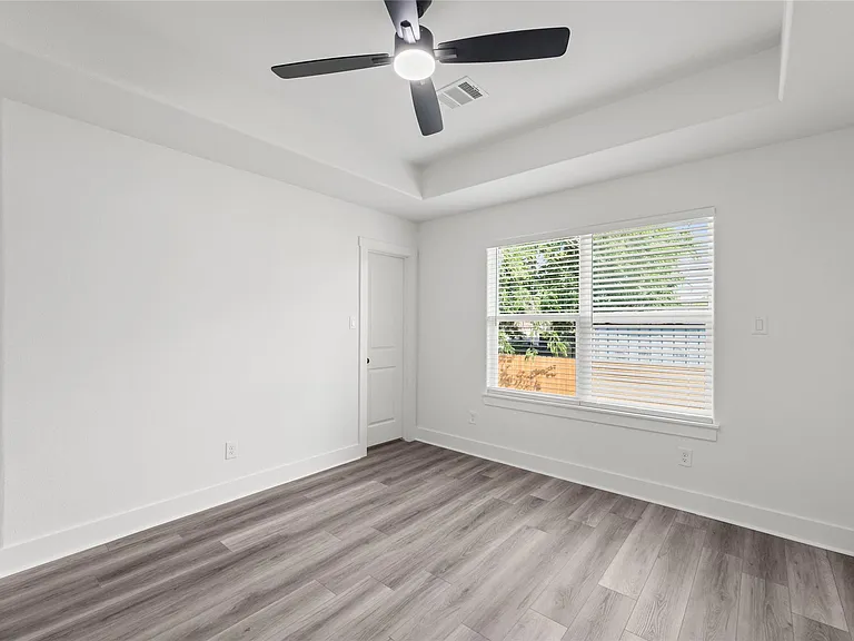 514 W Wilkins St — Photo 8