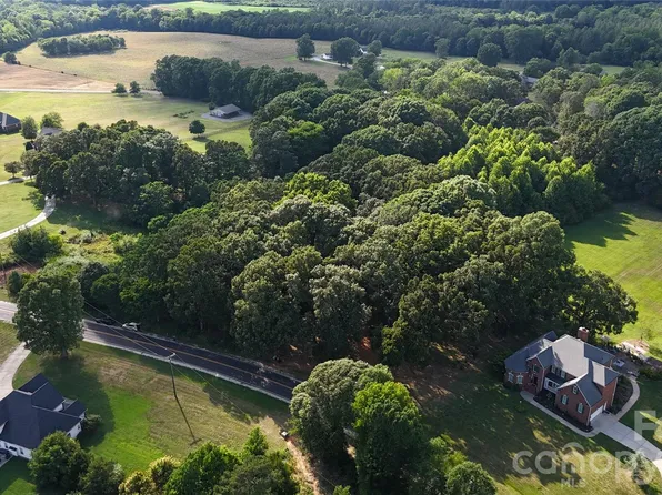 2808 Lathan Rd, Monroe, NC 28112