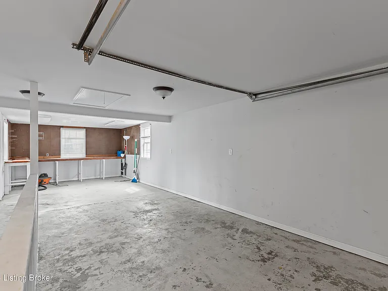 3810 Norbourne Blvd — Photo 32