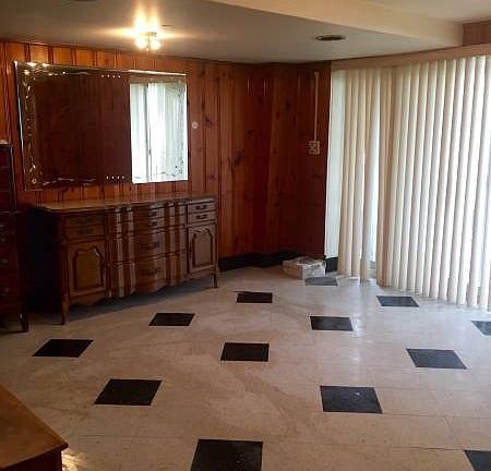 3rd image of 1042 Dean Ave