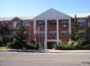 250 N Village Ave APT C1, Rockville Centre, NY 11570