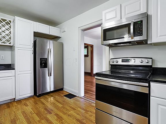 3rd image of 280 Southwood Ave