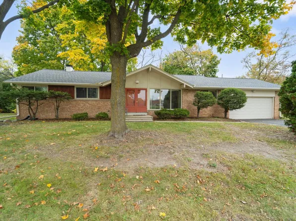 1934 W Edward LANE, Glendale, WI 53209