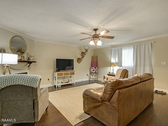 3rd image of 110 W Bayou Pkwy APT 401