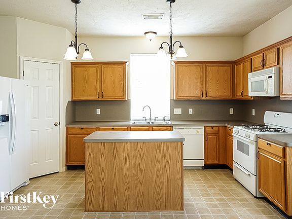 4th image of 21828 Whispering Forest Dr