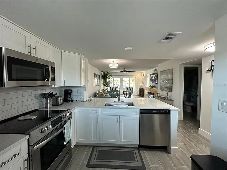 301 87th Ave #203 — Photo 3