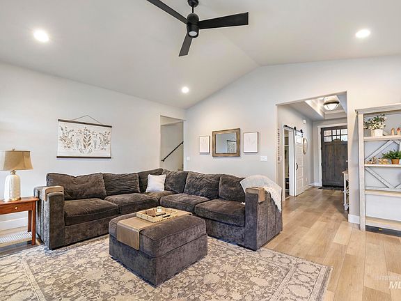 5th image of 3103 Moonrise Rd