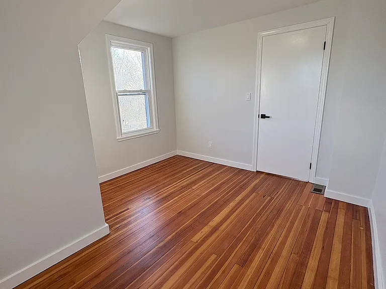172 Swanson Ave — Photo 23