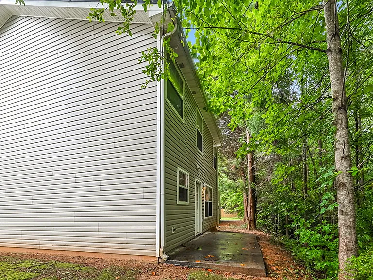 414 Hidden Creek Ct — Photo 17
