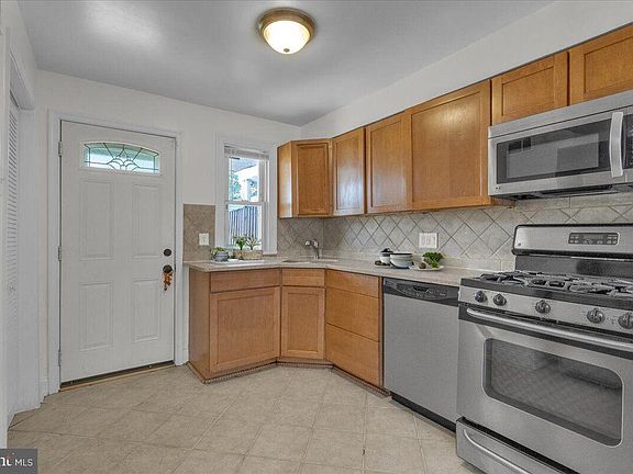 2nd image of 1193 46th Pl SE