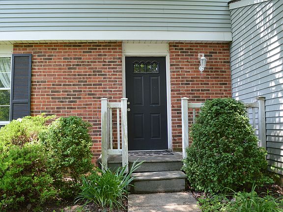 2nd image of 3893 Wood Trail Dr
