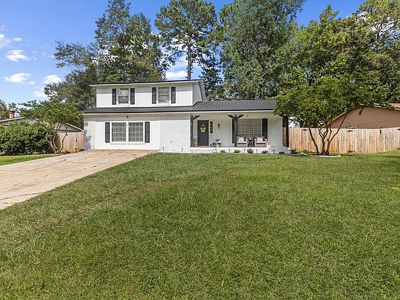 2nd image of 405 Pine Hills Dr