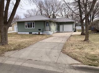 633 Stearns Ave, Paynesville, MN 56362