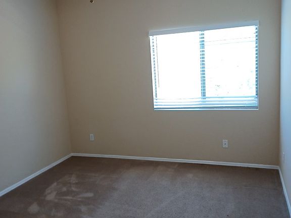 3rd image of 2412 W Tumbleweed Dr