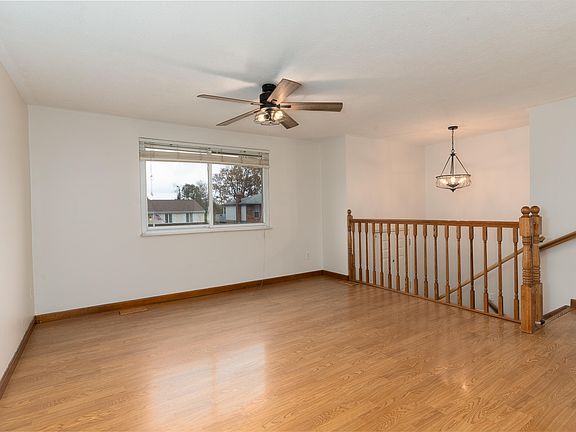 3rd image of 3458 Meadowlark Dr