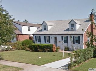 113 Roberta St, Valley Stream, NY 11580