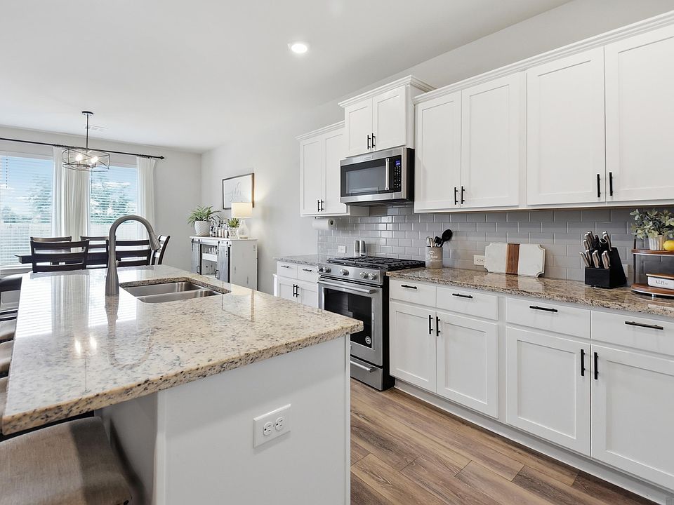 1st image of 40099 Reese Ln
