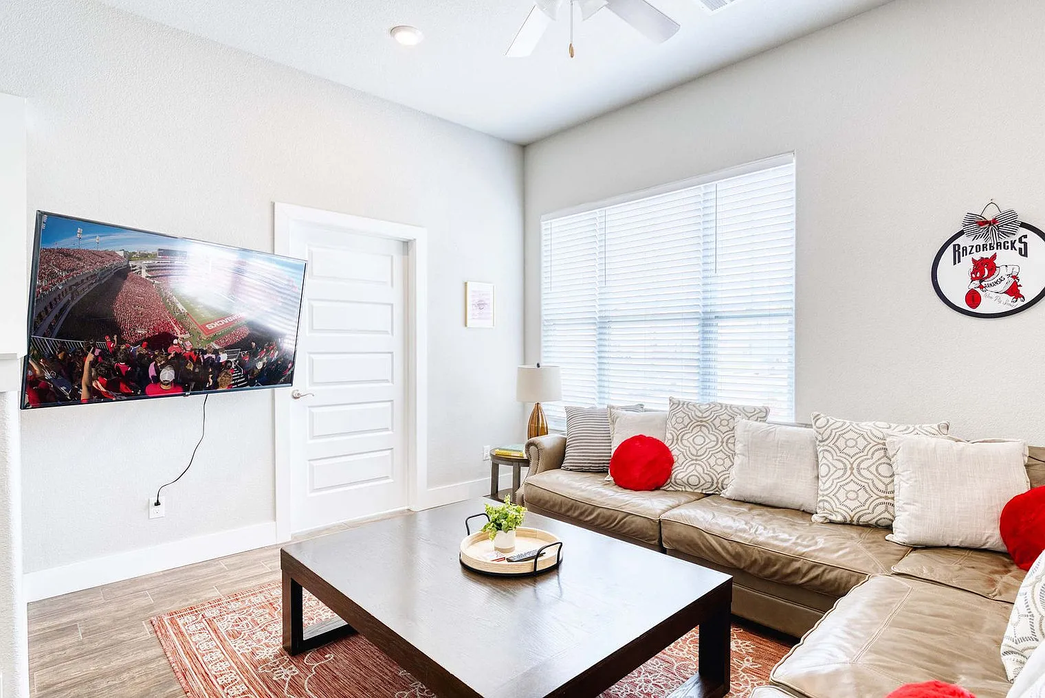 6 bed, 6.0 bath, 2615 sqft, $9,580 — Photo 1