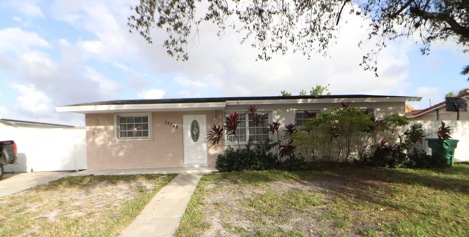 3 bed, 3.0 bath, 1697 sqft, $3,600 — Photo 1