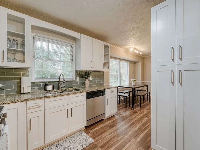 5767 Lanny Ln — Photo 10