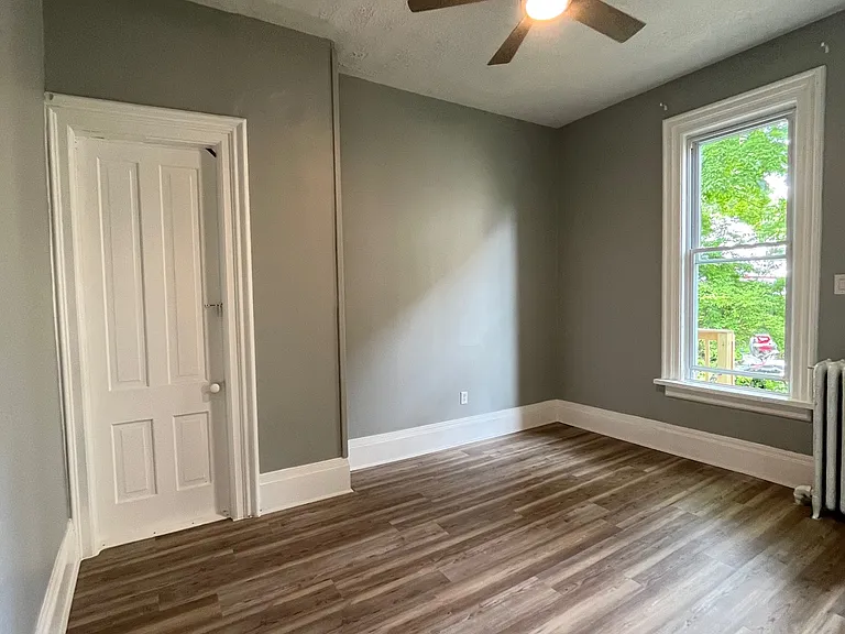 324 Broad St #B — Photo 11