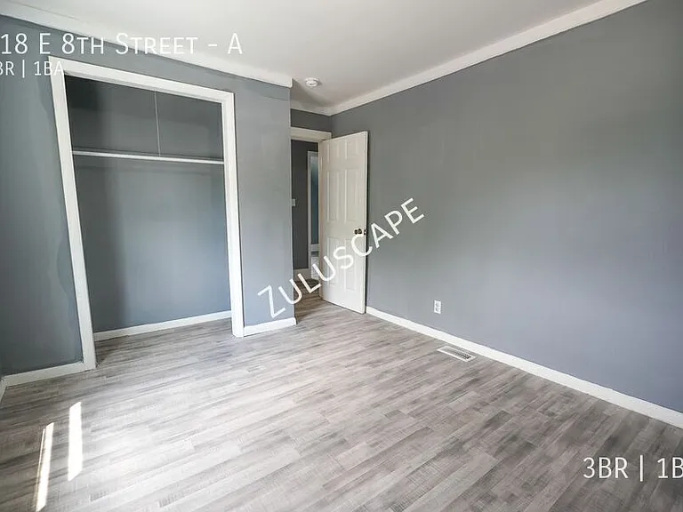 218 E 8th St #A — Photo 8